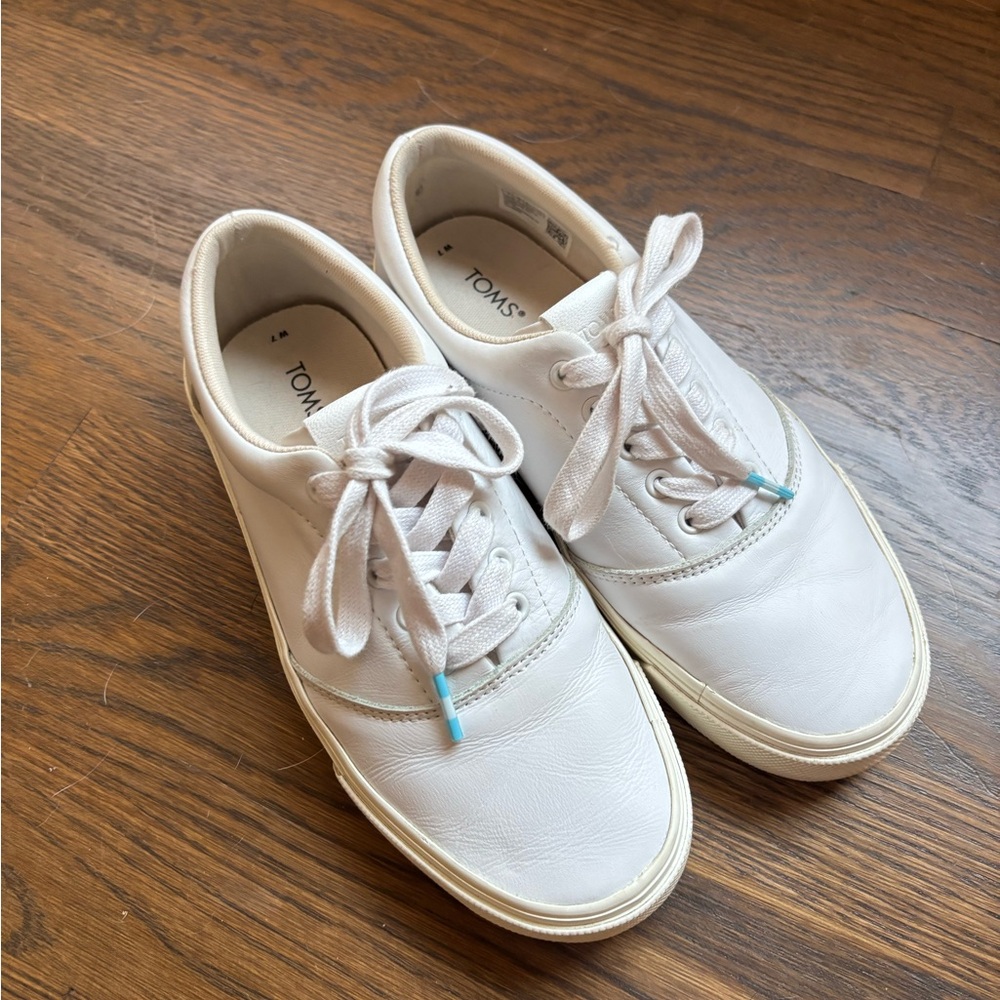TOMS Classic White Lace-Up Shoes